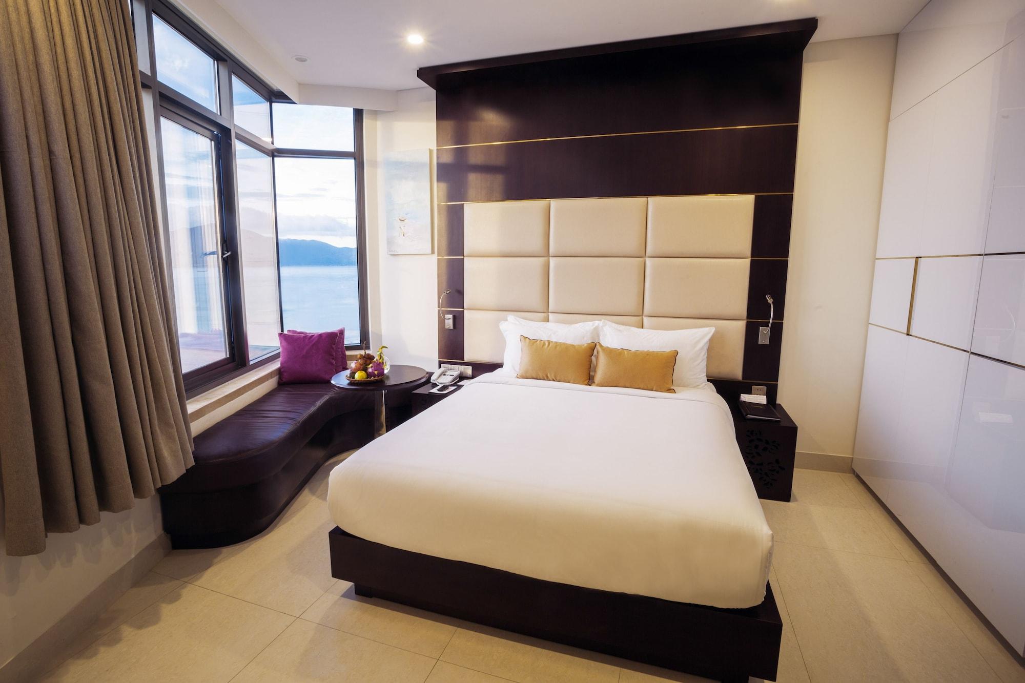 Holiday Beach Hotel Danang Khách sạn