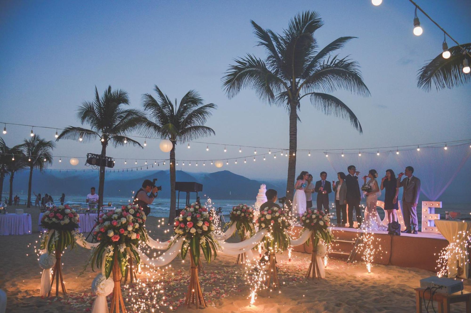 Holiday Beach Hotel Danang