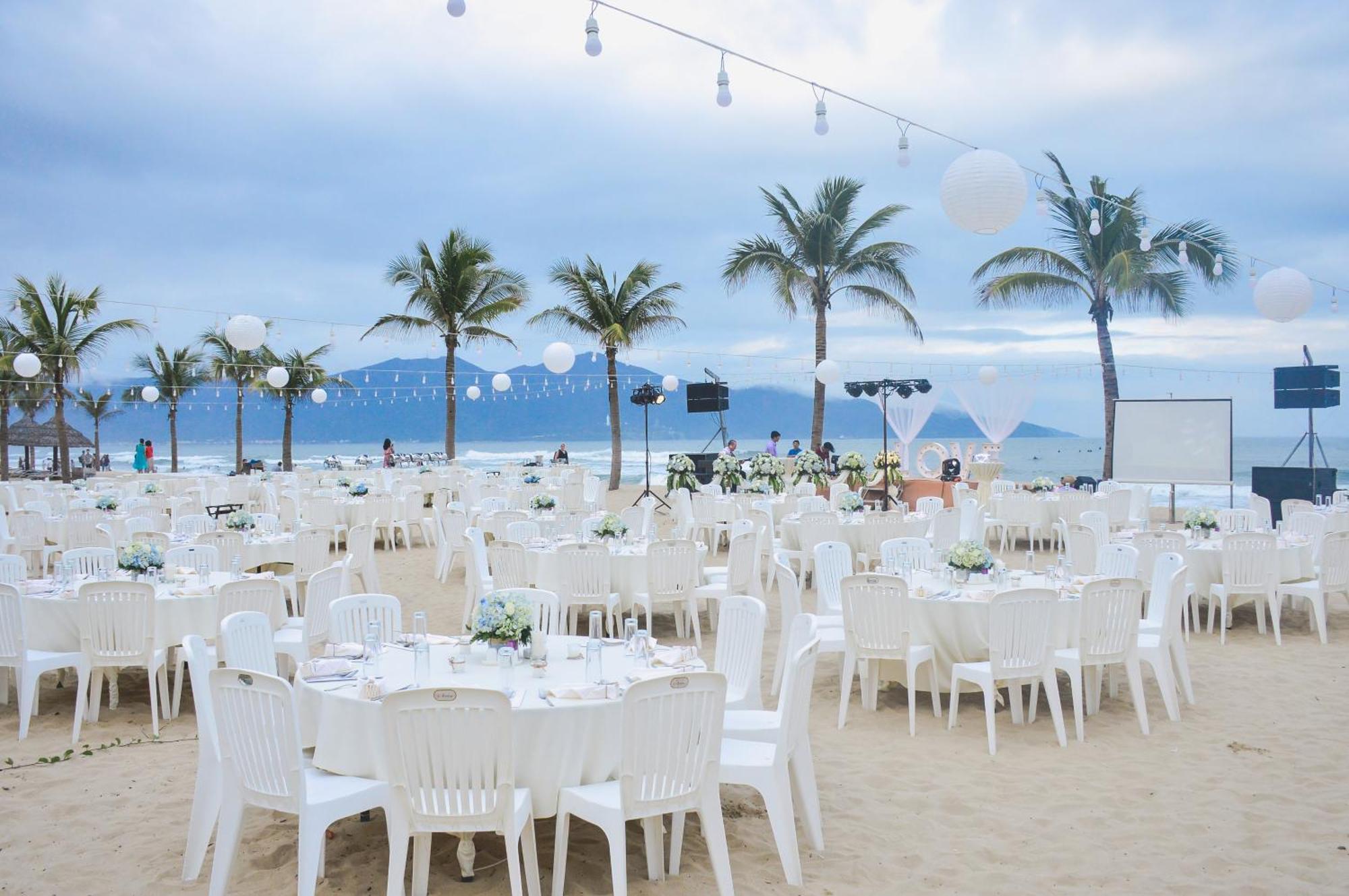 Holiday Beach Hotel Danang Khách sạn 5*