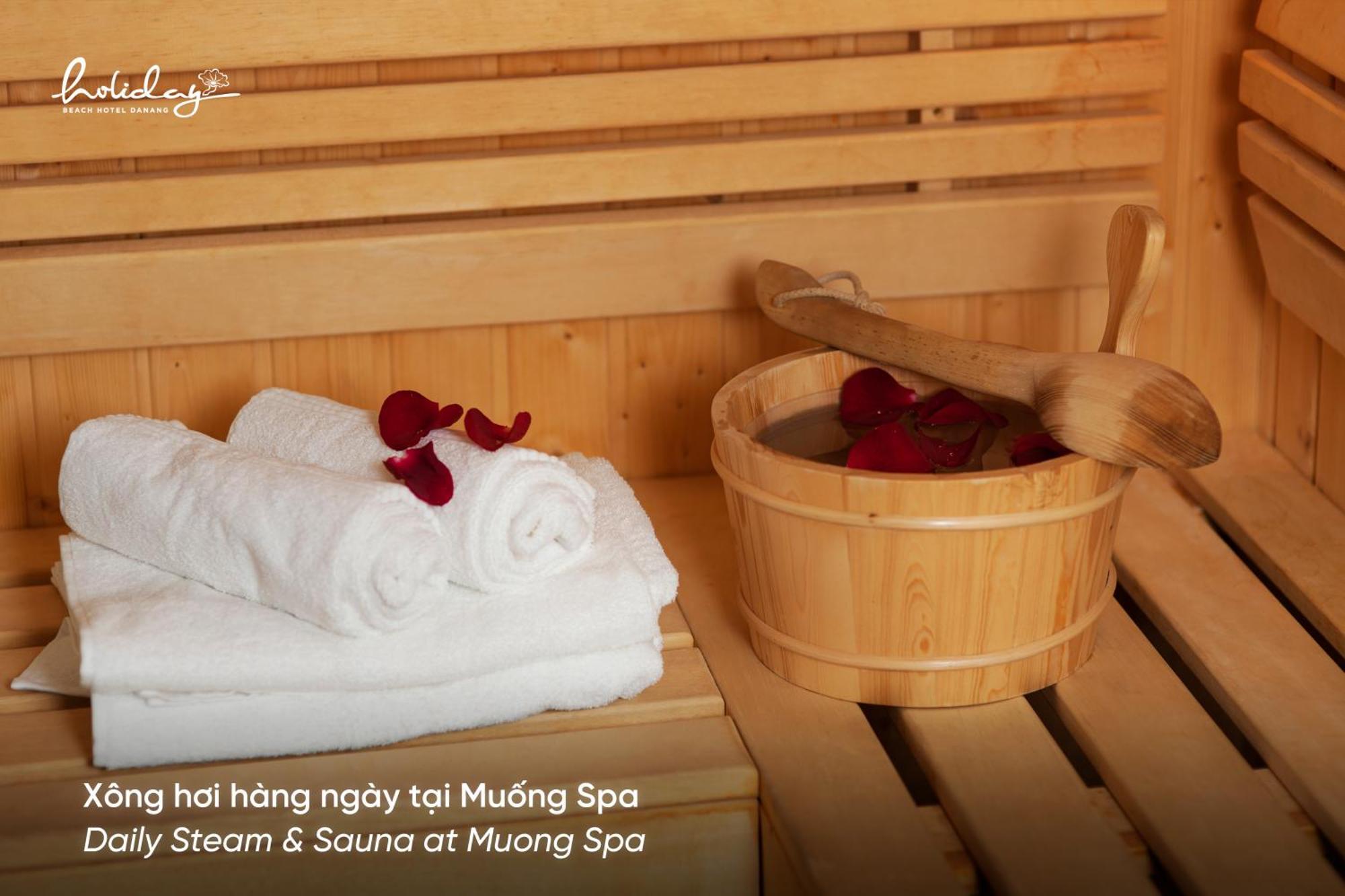 Holiday Beach Hotel Danang 5* Đà Nẵng