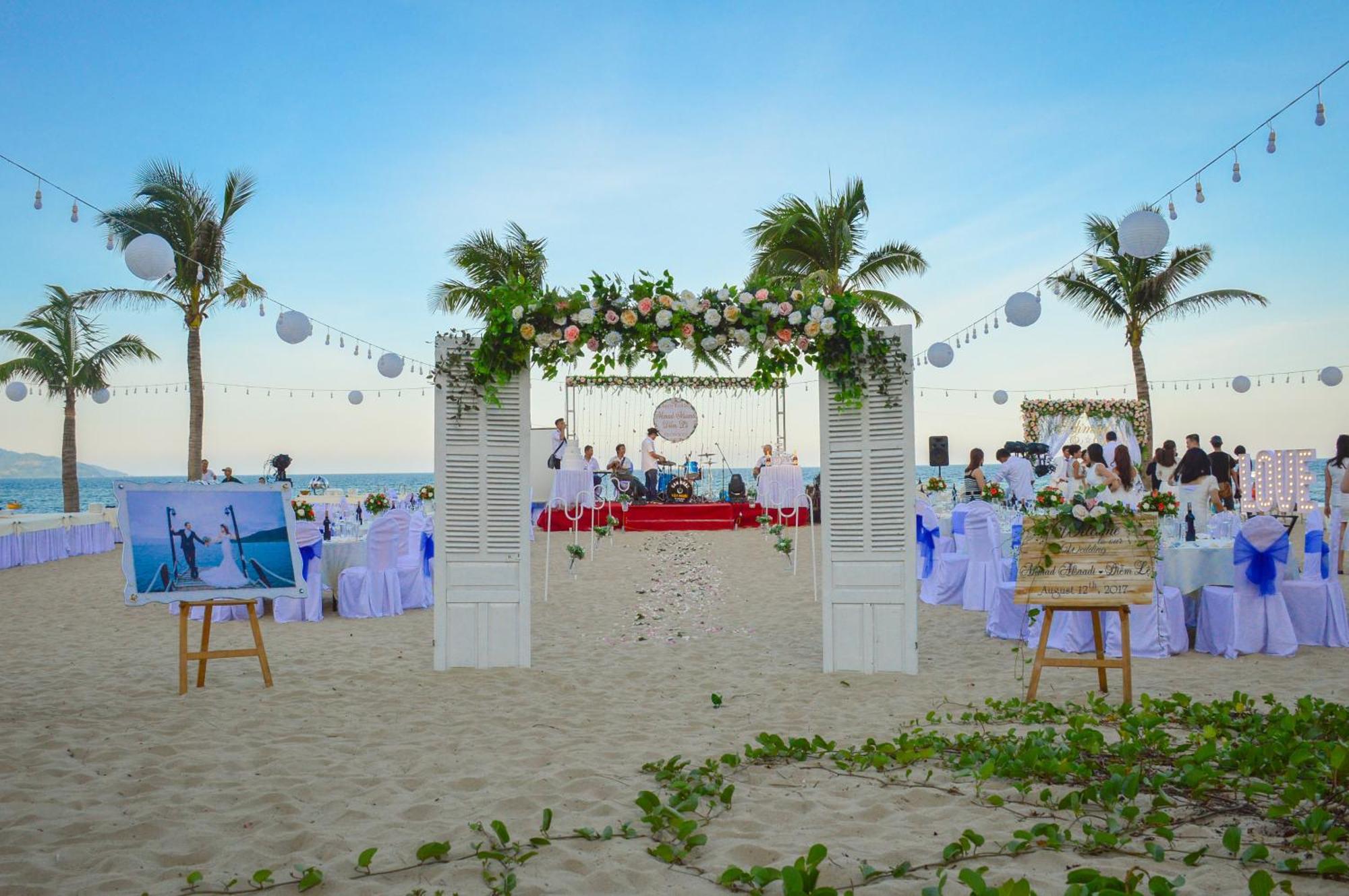 Holiday Beach Hotel Danang Khách sạn 5*