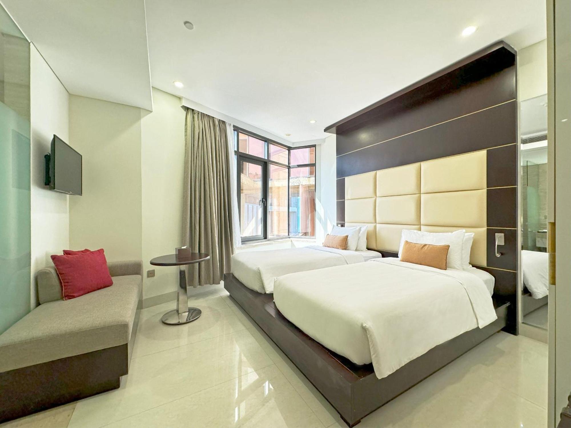 Holiday Beach Hotel Danang Khách sạn 5*