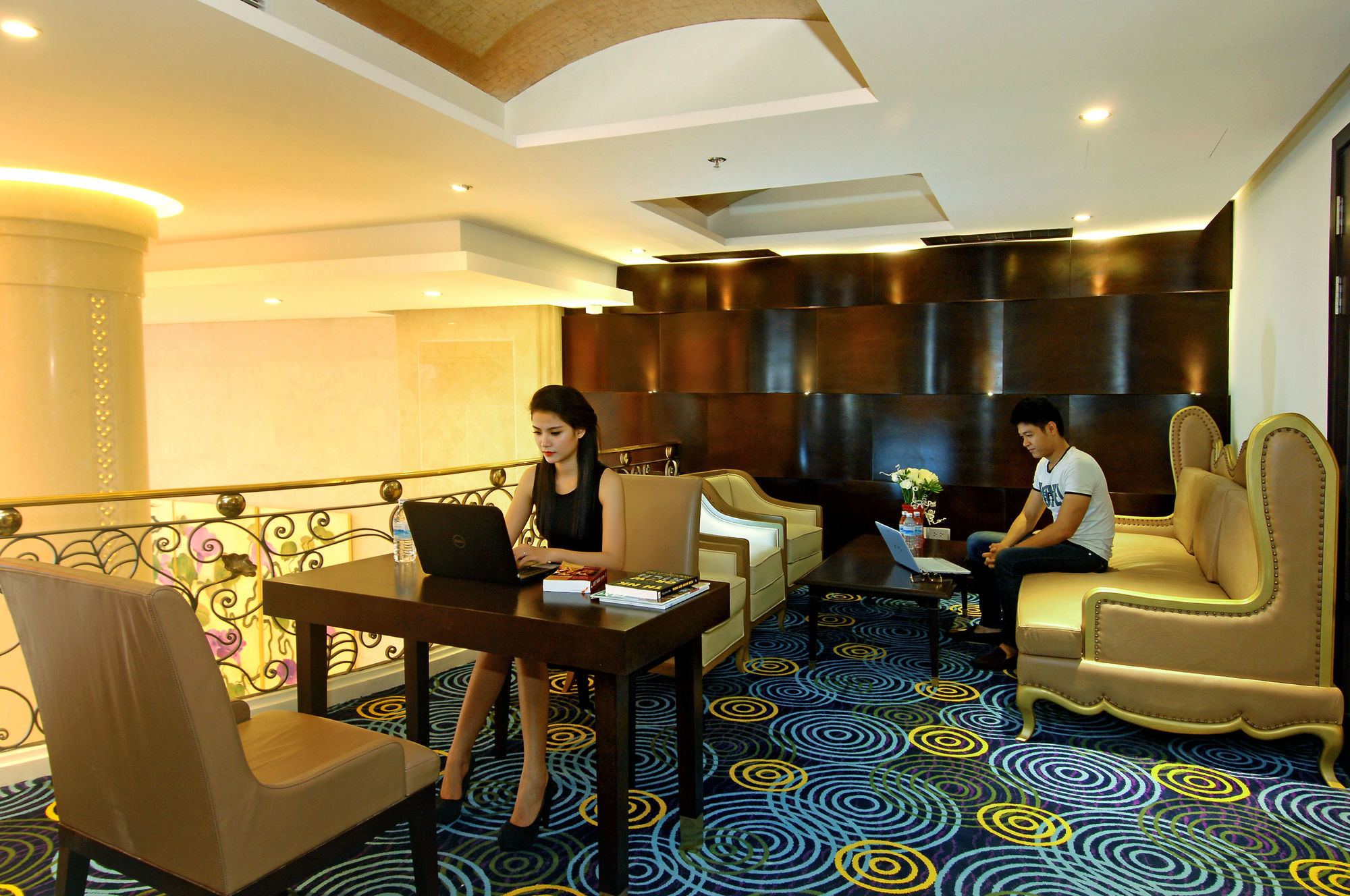 Holiday Beach Hotel Danang Khách sạn Đà Nẵng