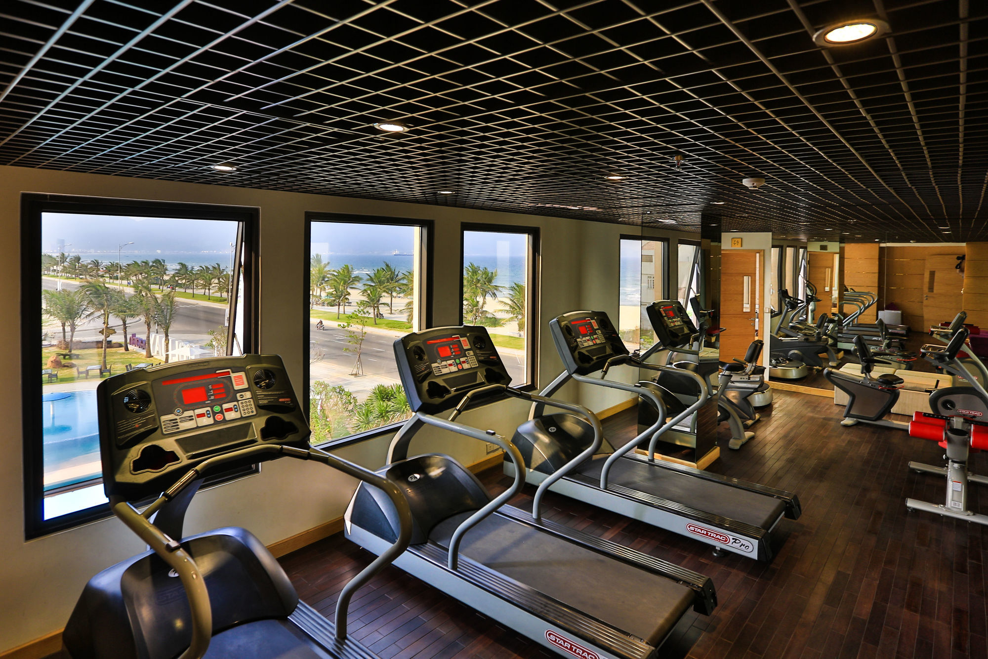Holiday Beach Hotel Danang Khách sạn Đà Nẵng