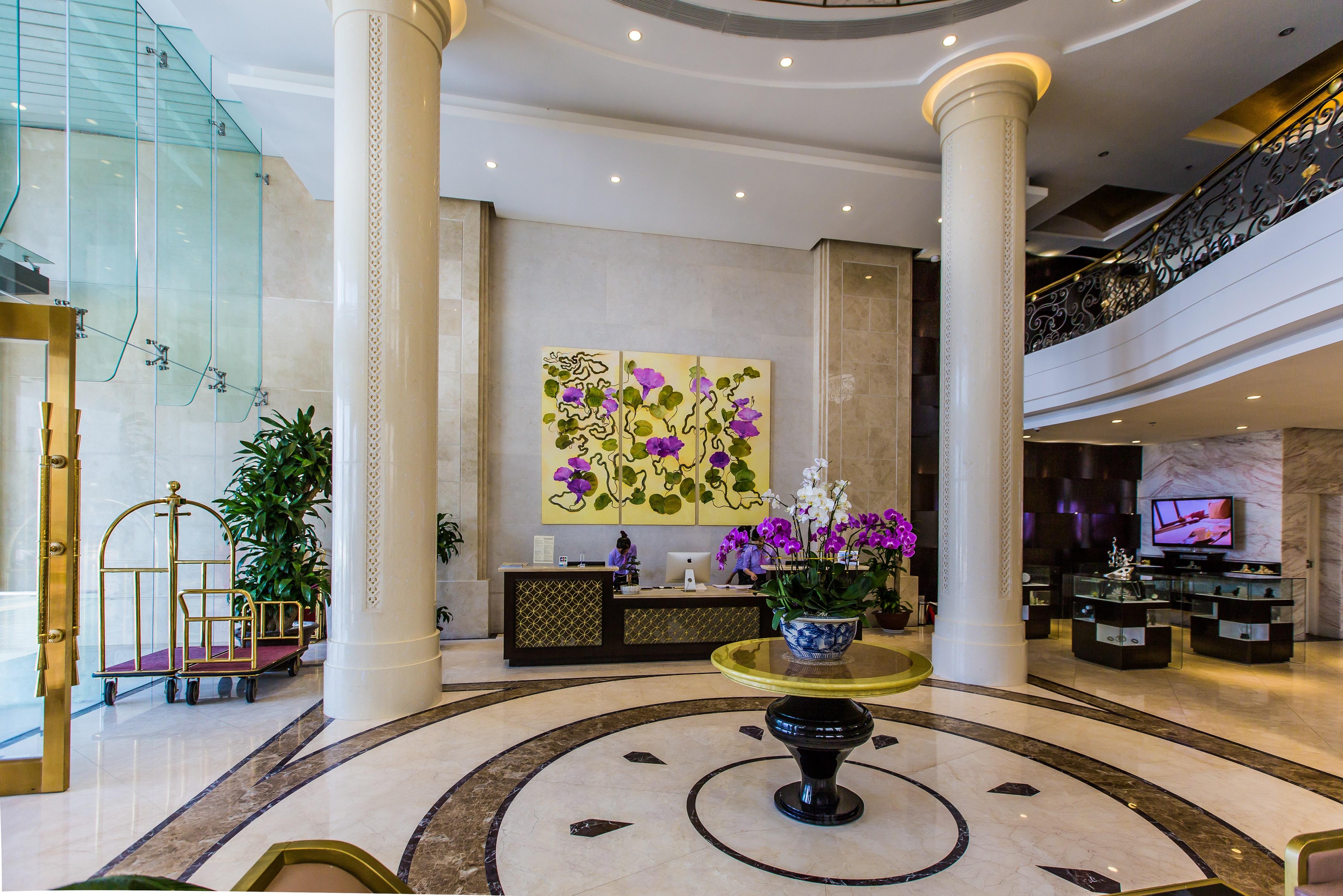 Khách sạn Holiday Beach Hotel Danang