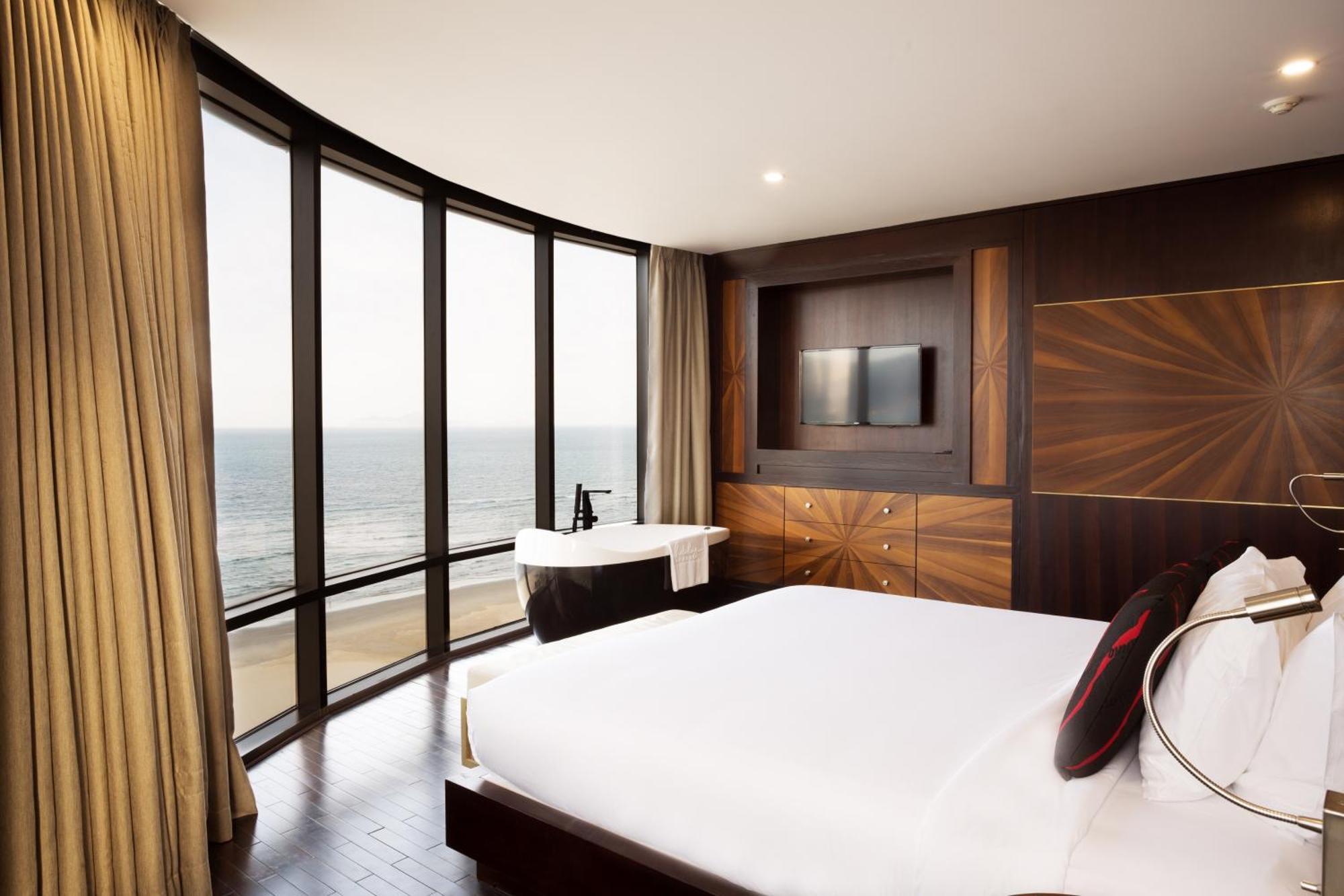 Holiday Beach Hotel Danang Khách sạn