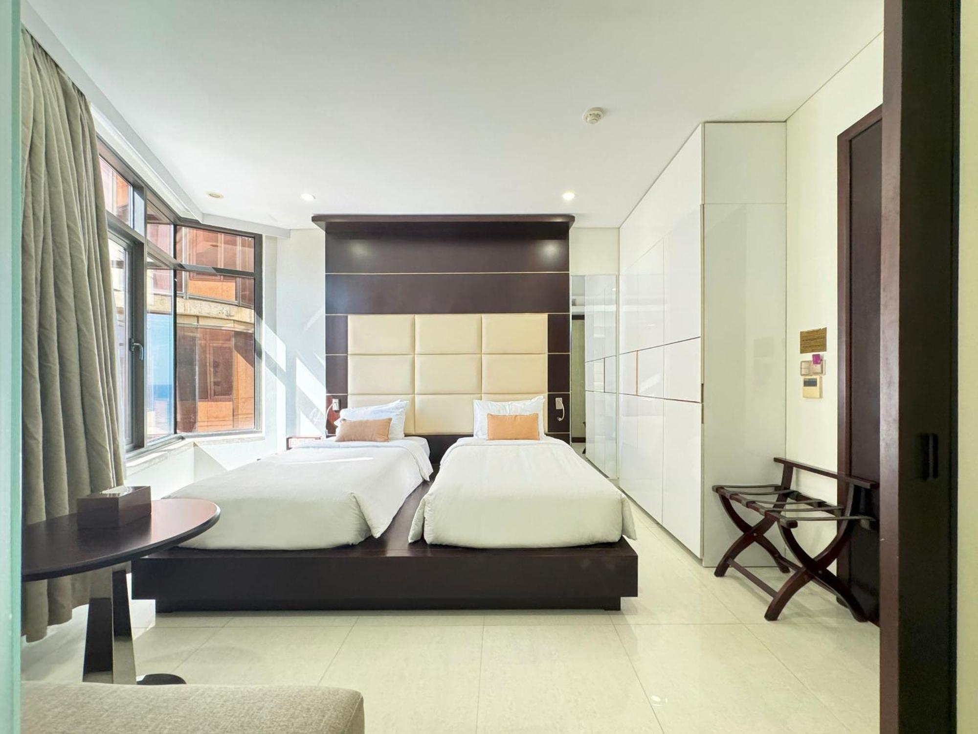 Holiday Beach Hotel Danang Khách sạn 5*